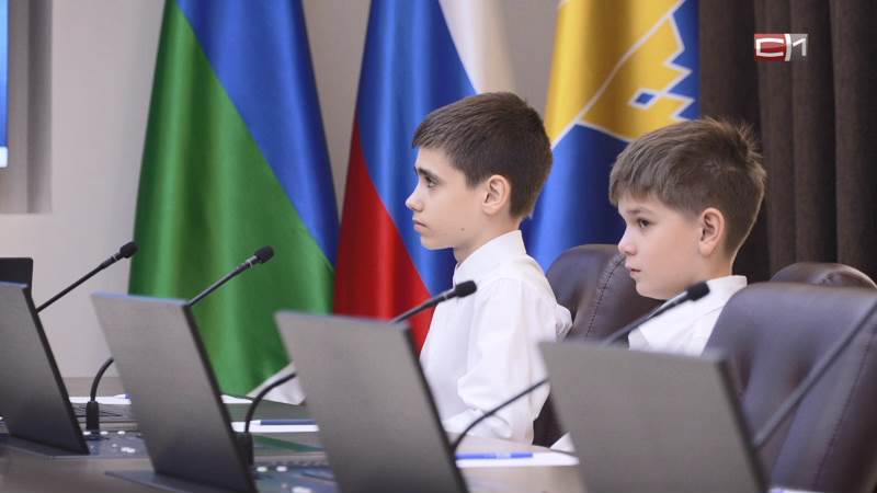 В администрации Сургутского района организовали экскурсию для школьников 