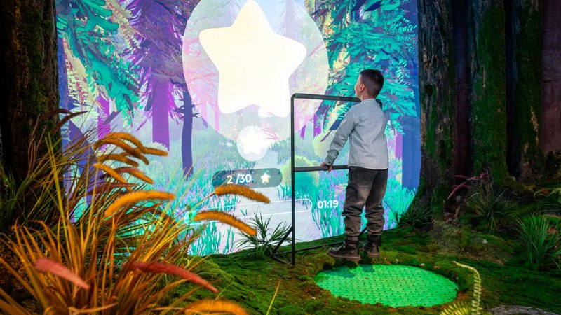 Получивший подарок от Путина юный югорчанин побывал в НЦ «Россия» в Югре