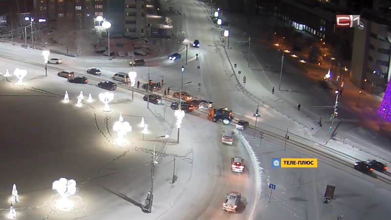 В Сургуте водитель выехал на красный и спровоцировал ДТП