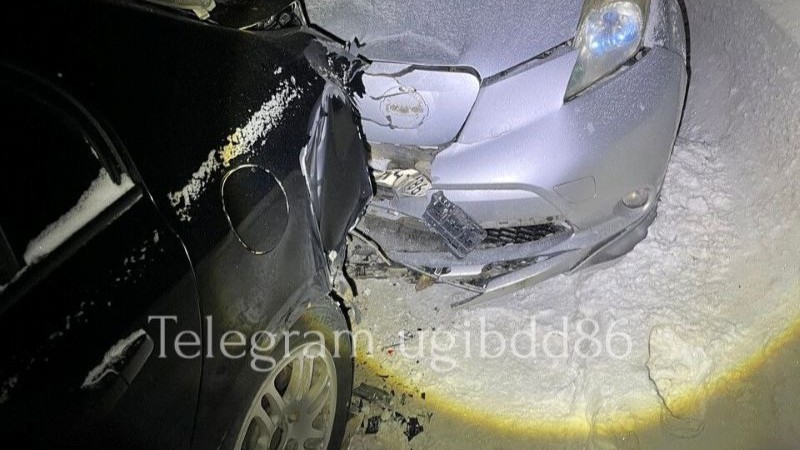 На трассе в Югре водитель спровоцировал аварию из 3 автомобилей