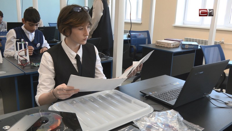 Педагогов в Югре будут поощрять за успехи учеников на региональных олимпиадах