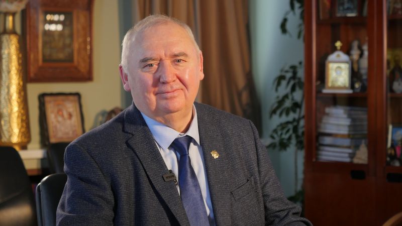 С наступившим Новым годом сургутян поздравил Николай Сторожук