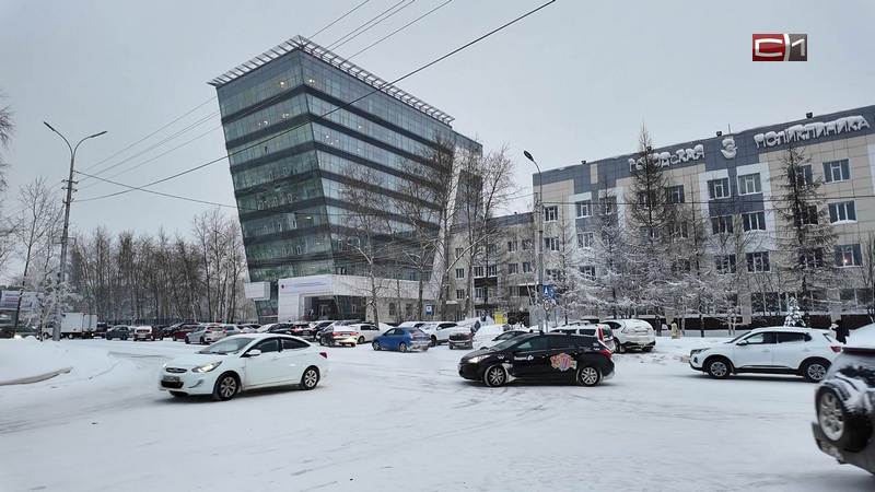 Возле медучреждений на улице Энергетиков в Сургуте появится новая парковка