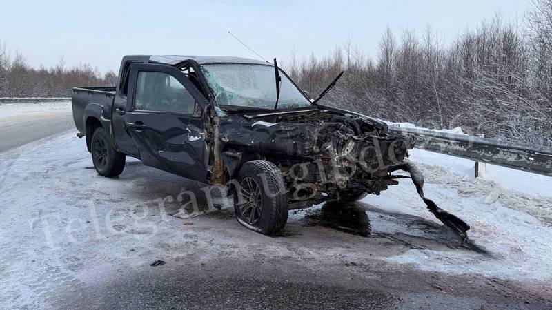 Молодой водитель в Сургуте выехал на встречку и спровоцировал массовое ДТП