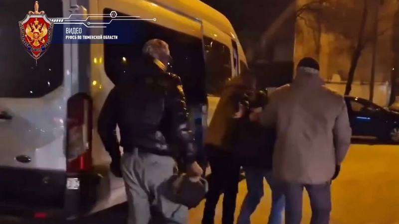Сотрудники РУФСБ задержали тюменца за финансовую помощь экстремистам