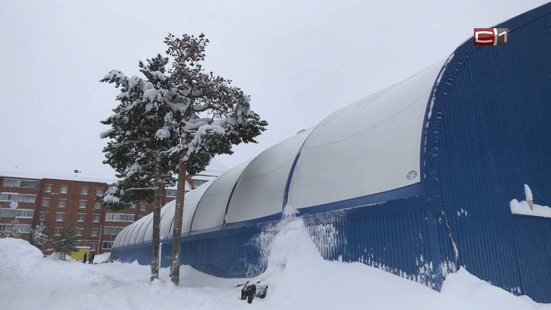 Детей из Лянтора, пострадавших после схода снега с крыши, выписали из больницы