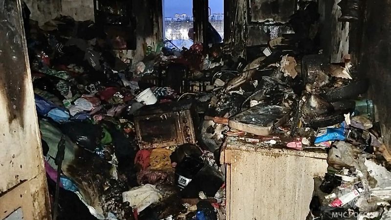 В Югре загорелась квартира в девятиэтажке — жильцов эвакуировали