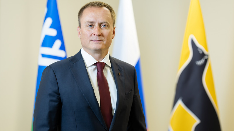 «Вы – опора»: глава Сургута Максим Слепов поздравил мужчин с праздником