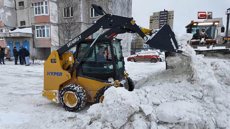 Некачественная уборка дворов от снега вынуждает сургутян обращаться в мэрию