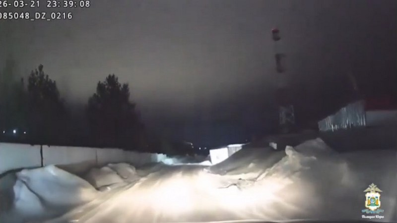 Выехал за заблудившимся на лыжах: в Югре полицейские вывели мужчину из леса