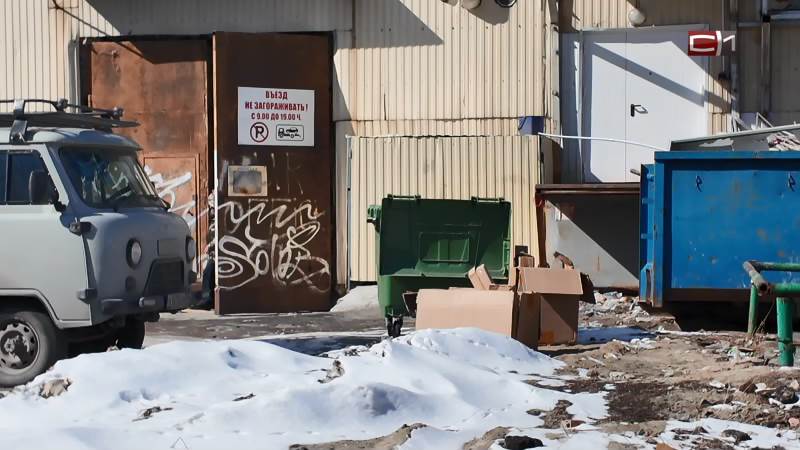 Мусор и запустение: как предприниматели следят за чистотой на улицах Сургута