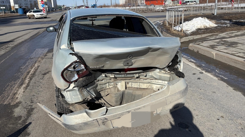 Неудачно перестроился: два человека пострадали в ДТП в Югре