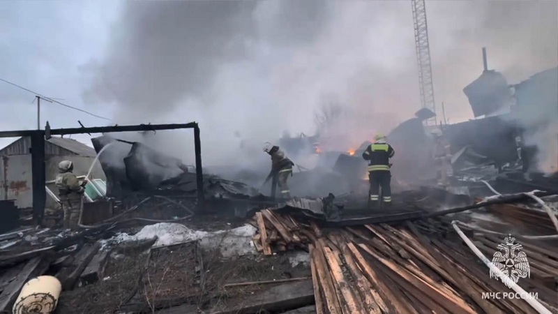 Семья из трех взрослых и четырех детей погибла при пожаре в Югре