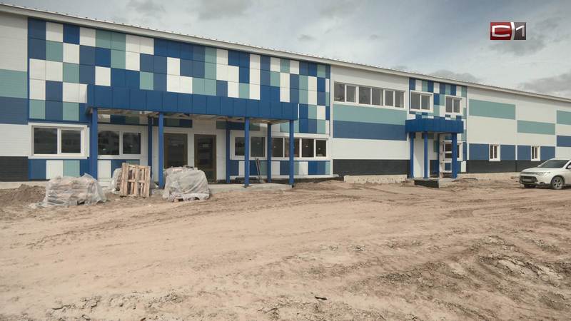 Новую ледовую арену достроят в Сургуте к концу августа