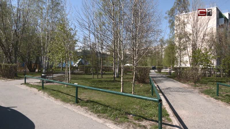 Депутаты думы Сургута направляют средства фондов на школы и благоустройство
