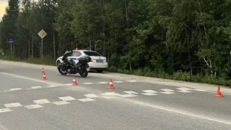 Не справился с управлением и опрокинул мотоцикл водитель из Югры