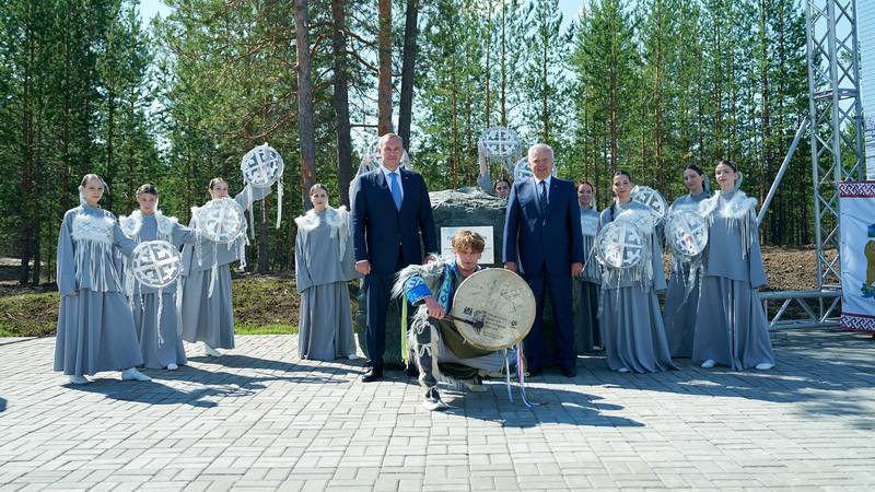 Научный центр, музей и этнодеревня: Руслан Кухарук посетил Когалым и Лангепас
