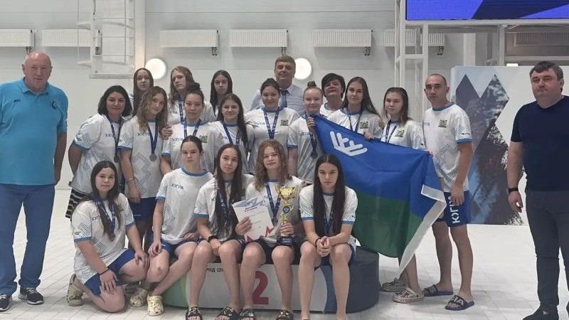 Юные спортсменки из Югры стали вице-чемпионками соревнований по водному поло