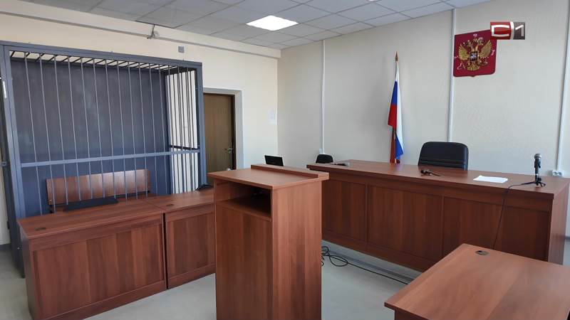 Житель Сургута получил два года колонии за кражу цветного лома и шоколадки