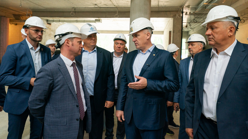 Губернатор осмотрел стройки Ханты-Мансийска: какой он хочет видеть столицу Югры