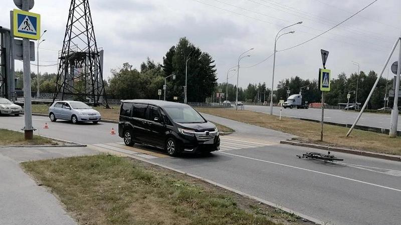 В Югре автомобиль сбил велосипедиста, проезжавшего по «зебре»