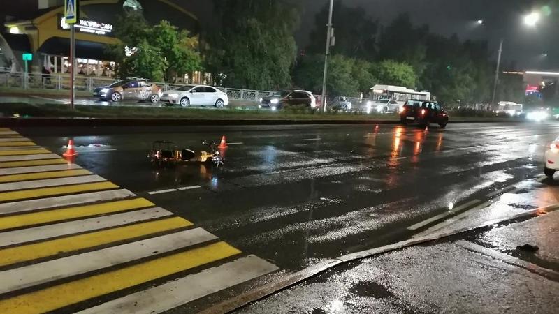 Парня на электровелосипеде сбили на перекрестке в Нижневартовске