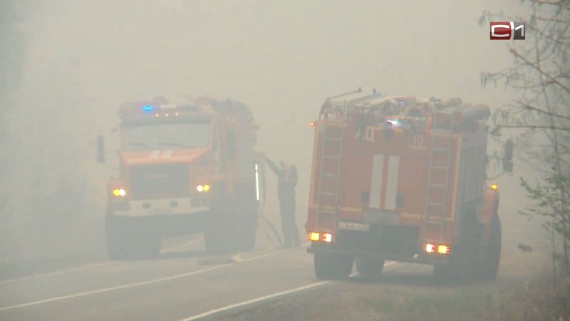 Два пожара за сутки: гараж с техникой и автомобиль сгорели в Югре