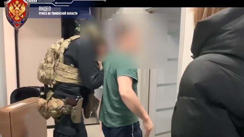 Силовики в Югре задержали бывшего полицейского за получение взяток