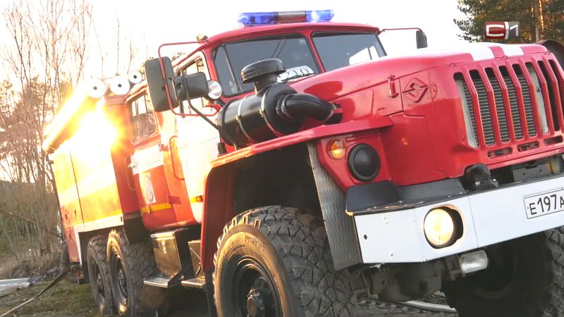 Дачный дом, две бани и сарай сгорели в Нижневартовске за одни сутки