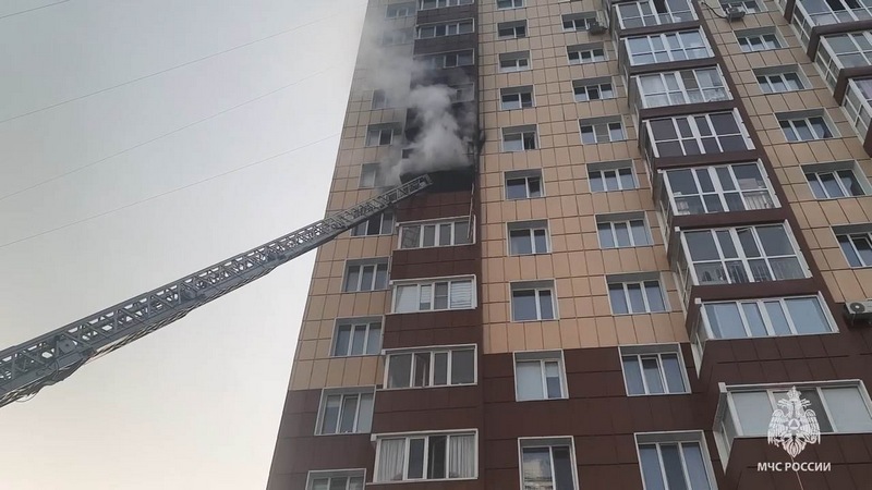 Детская шалость: ребенок устроил пожар в многоэтажном доме в Югре