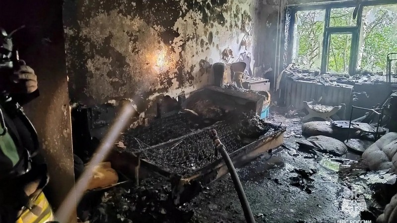 Пыталась разжечь камин: назвали предварительную причину пожара в Нижневартовске