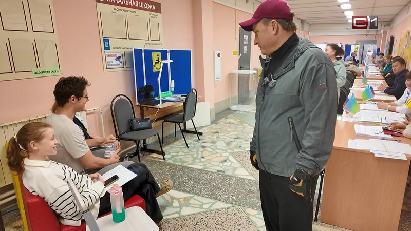 Максим Слепов проверил, как работают избирательные участки Сургута