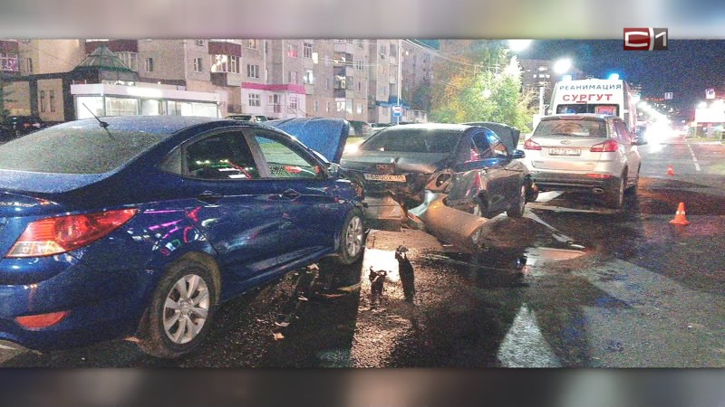Авария с участием машины скорой помощи произошла в Сургуте