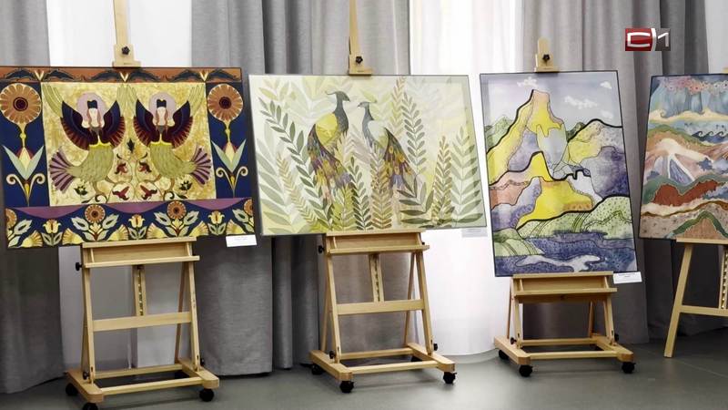 С необычными картинами познакомили  югорчан «серебряного» возраста