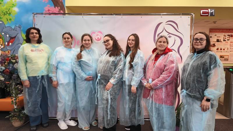 Экскурсию по перинатальному центру организовали для будущих мам Сургута