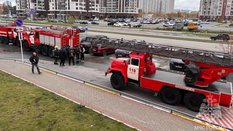 Спасли двух детей: стали известны подробности пожара на Захарова в Сургуте