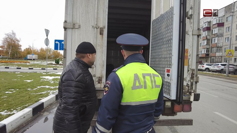 Сотрудники ГАИ проверили такси и грузоперевозчиков в Сургуте