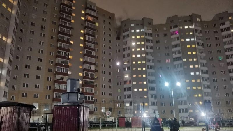 Квартира на 13 этаже загорелась на улице Иосифа Каролинского в Сургуте