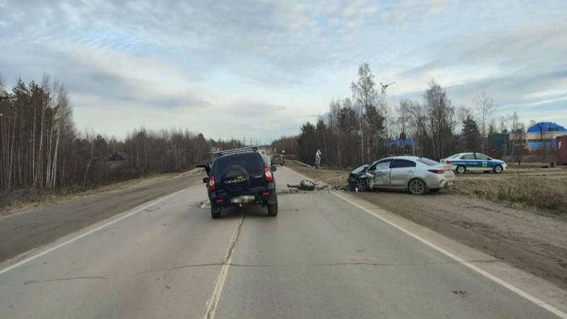 Авто выехало на встречную полосу в Югре – пострадали два водителя