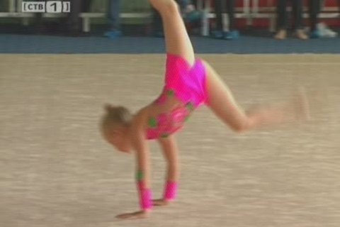 В Сургуте соревнуются юные гимнастки
