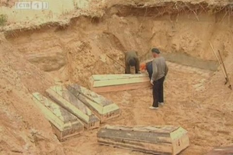 Окружная прокуратура проверила Чернореченское кладбище Сургута