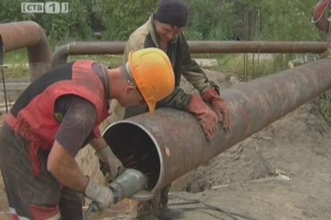 В Сургуте в районе железнодорожного вокзала строят теплотрассу