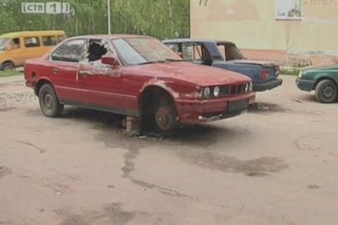 Сургутские дворы смогут избавиться от брошенных автомобилей