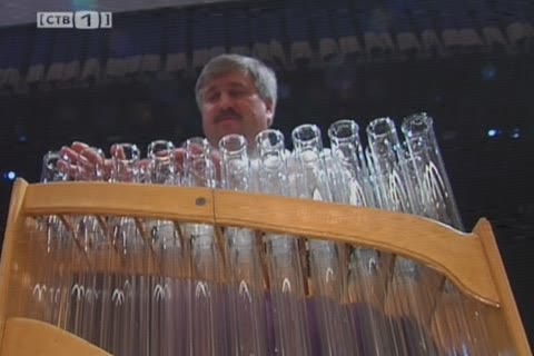 «Кристал трио» удивил сургутян игрой на стекле