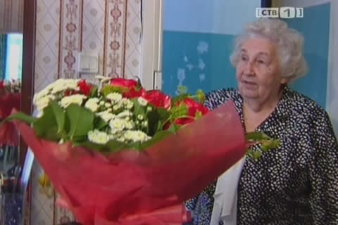 Почетных жительниц Сургута поздравил мэр города