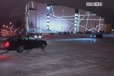 Стоянка ТЦ «Вершина» превратилась в полигон для дрифтеров