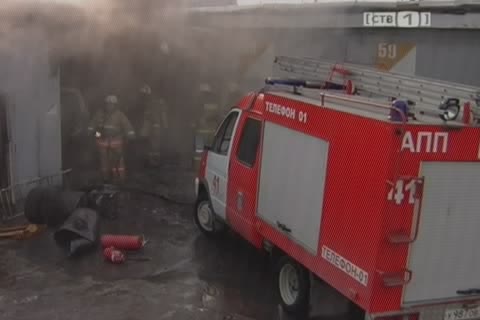 В Сургуте «Нива» сгорела вместе с гаражом 