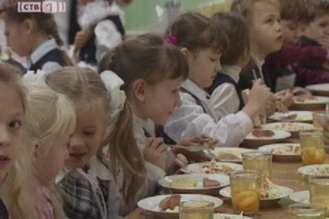 Гречка, котлета, компот - как заставить школьников есть здоровую пищу?
