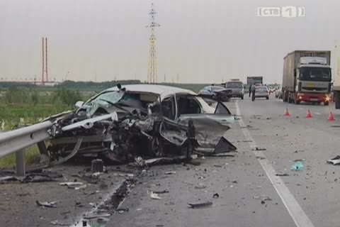 Авария на трассе Нефтеюганск-Сургут: 1 человек погиб и 4 пострадали 