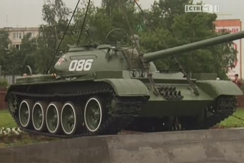 Отреставрированный танк вернулся к Мемориалу славы  